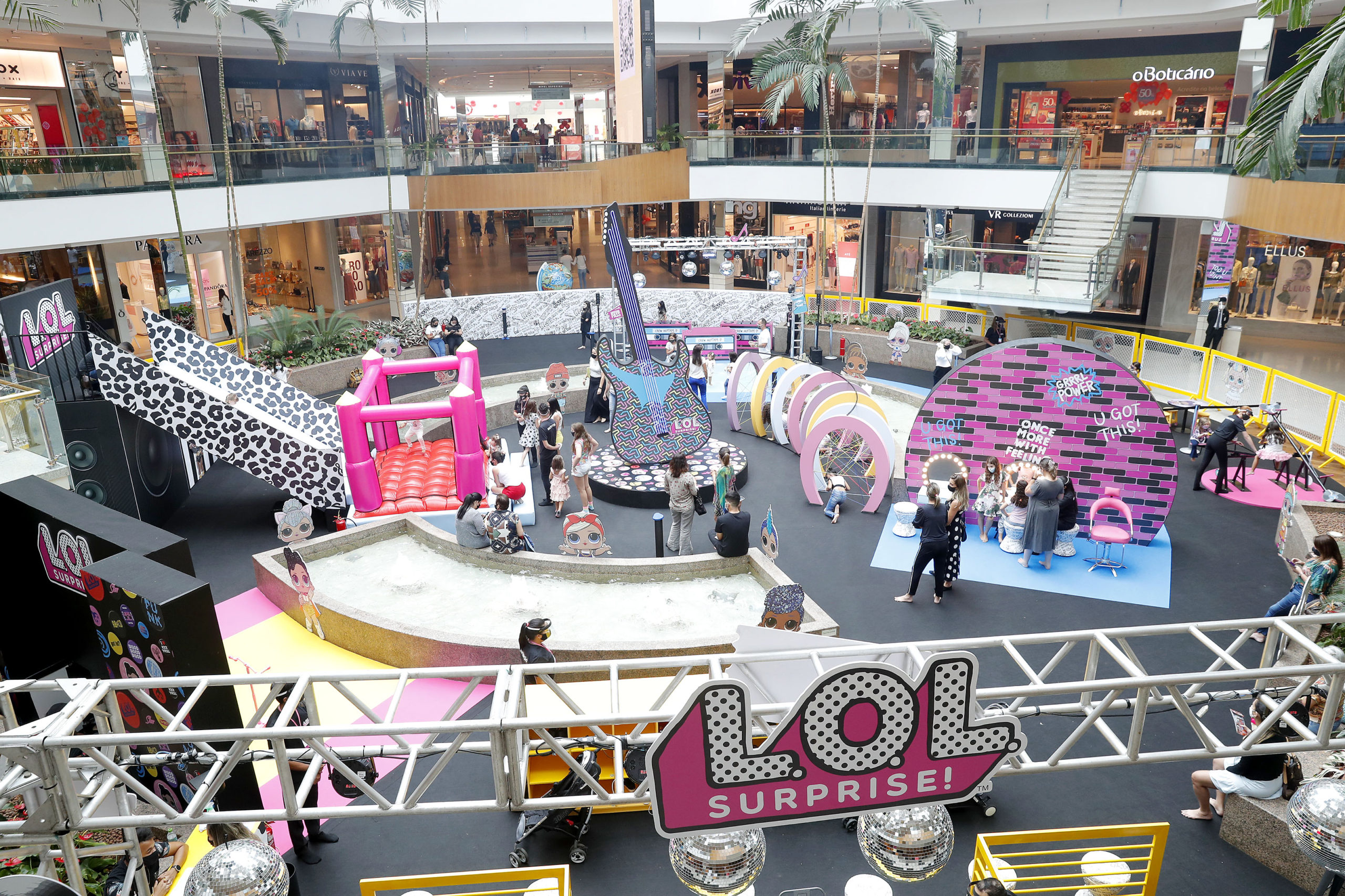 L.O.L. SURPRISE WORLD chega ao ParkShopping Roteirinho Bras lia