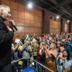 Padre Marcelo Rossi realiza dia de autógrafos no Pátio Brasil